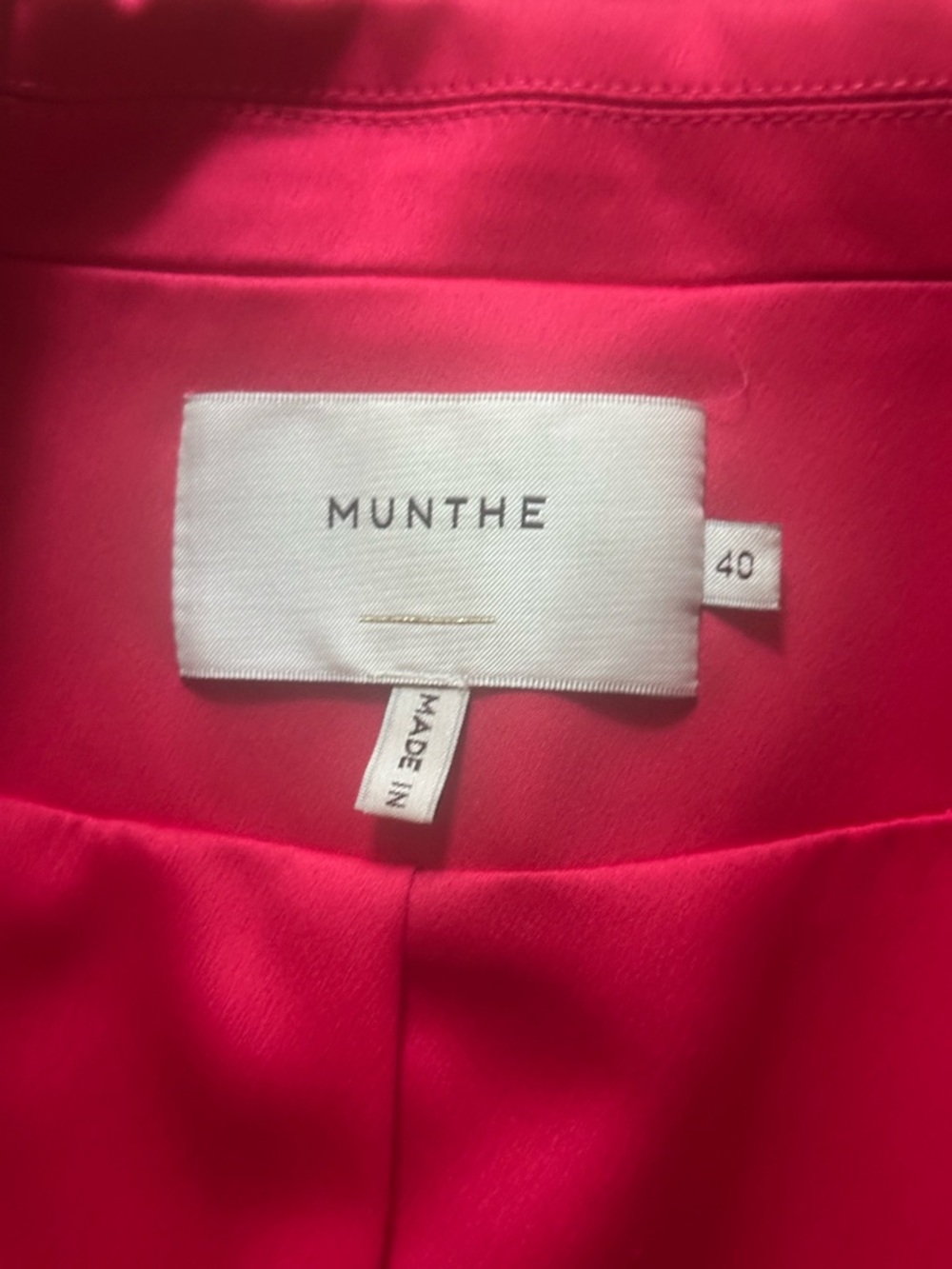 Women's Bright Pink Single-Breasted Blazer
MUNTHE